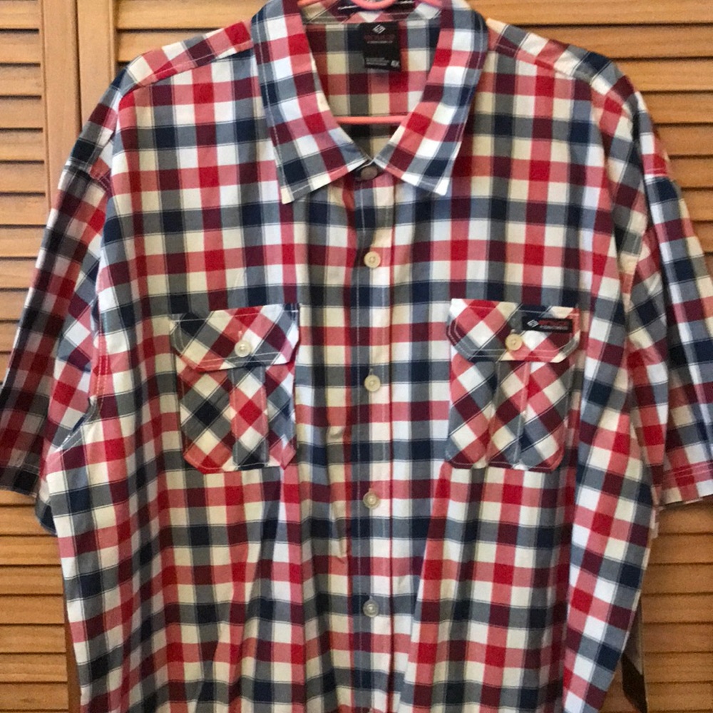 Men’s button down red and blue plaid short sleeve